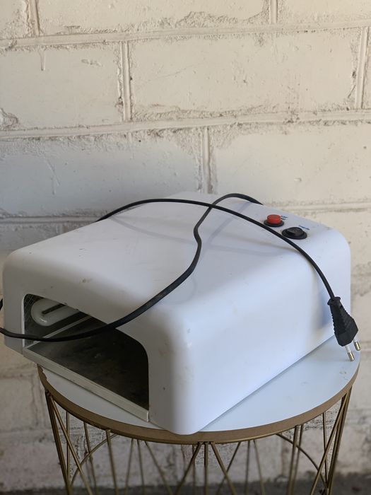 УФ лампа сушарка для нігтів