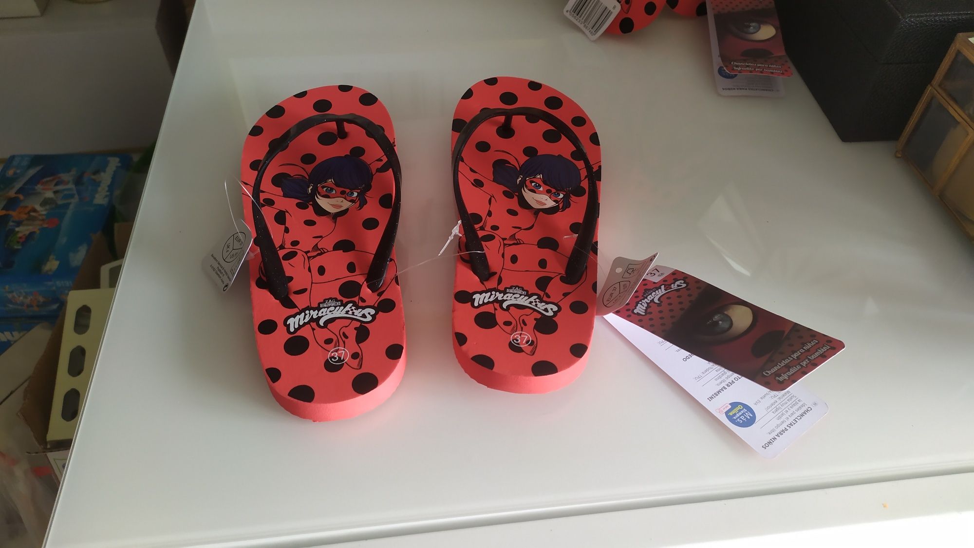 Chinelos novos Lady bug Miraculous tamanho 37