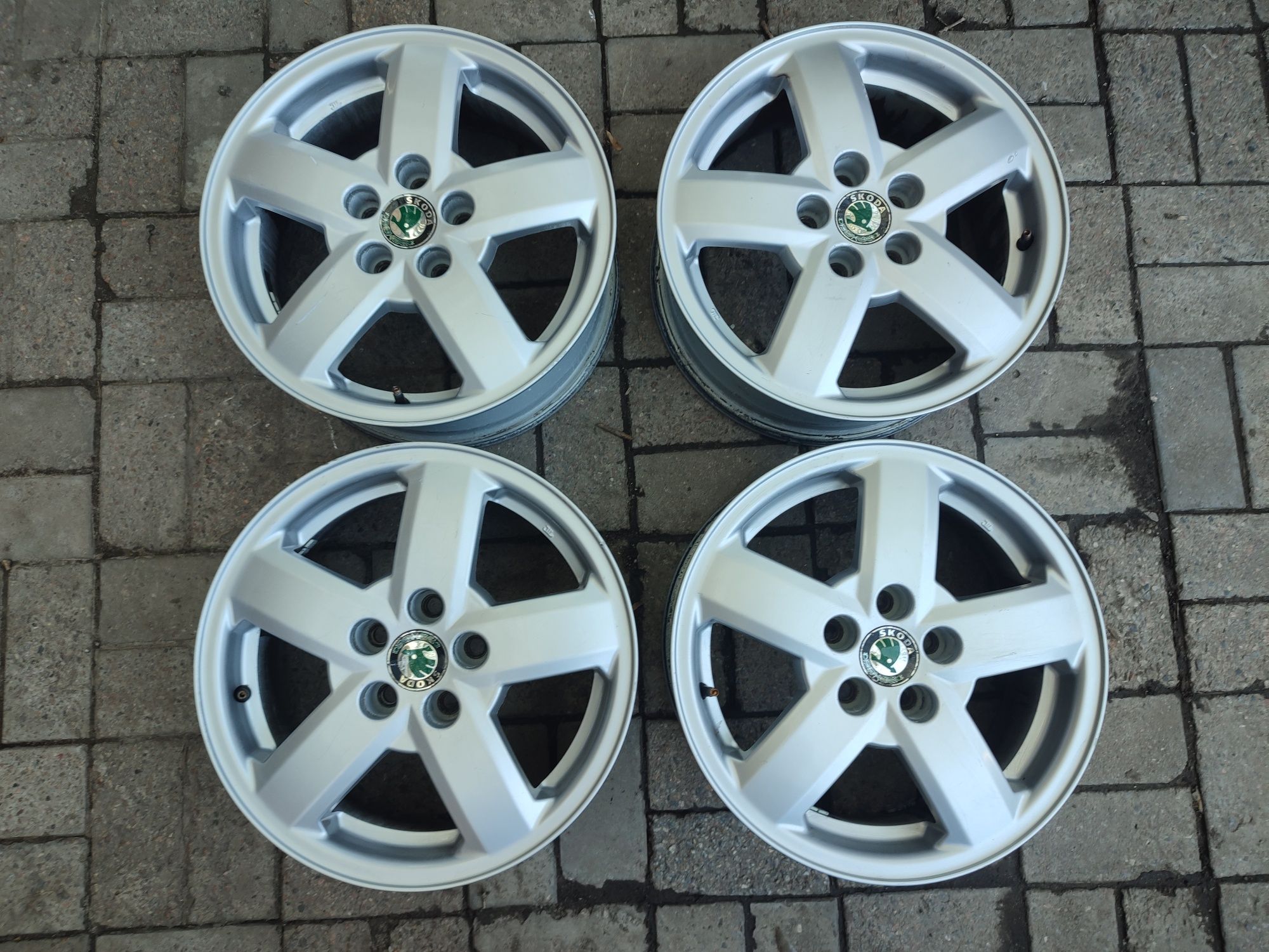 диски R15 5x100 Skoda Octavia A4 VW Поло Golf 4 Polo Ауди А1