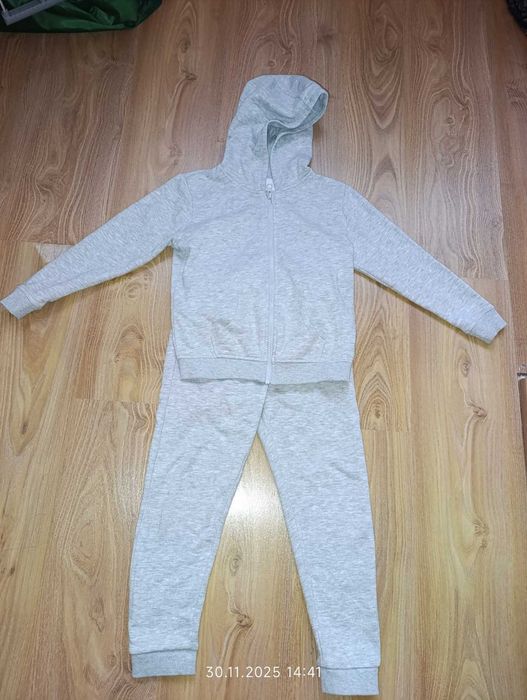 Теплий спортивний костюм на тонкому флісі від вірми George!