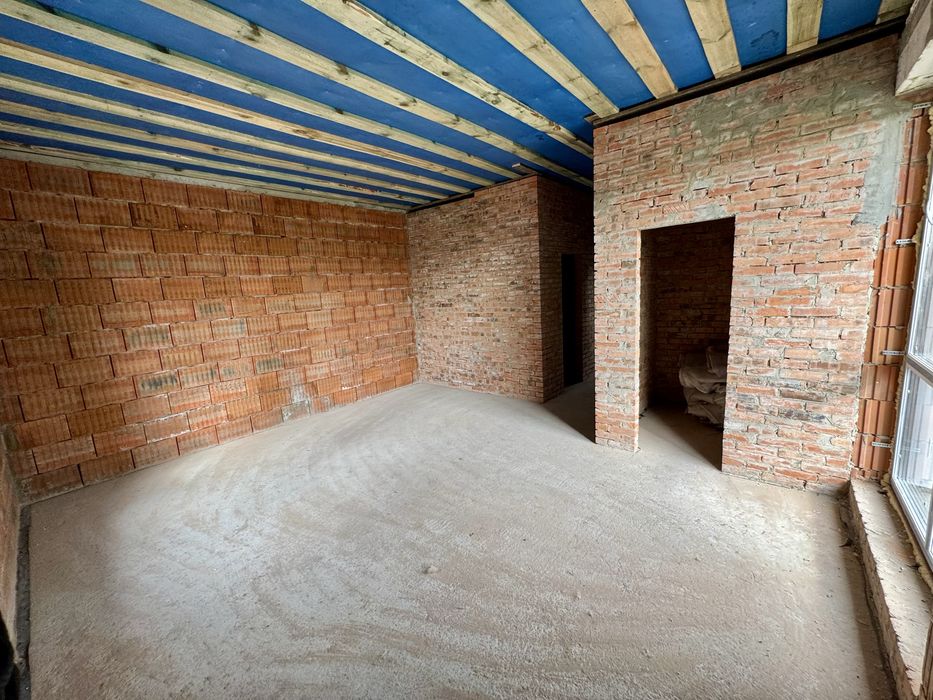 Продаж котеджу у центральній частині міста (Гідропарк)