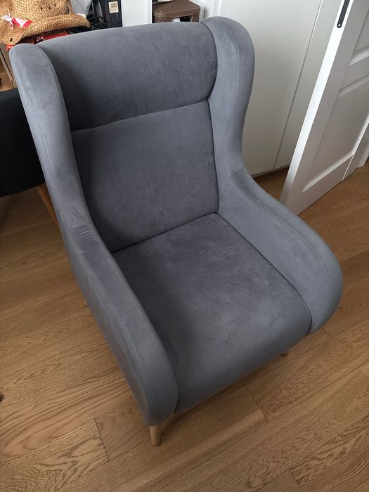 Szary, tapicerowany fotel