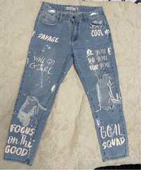 Spodnie jeans Amisu 36 przecierane z napisami
