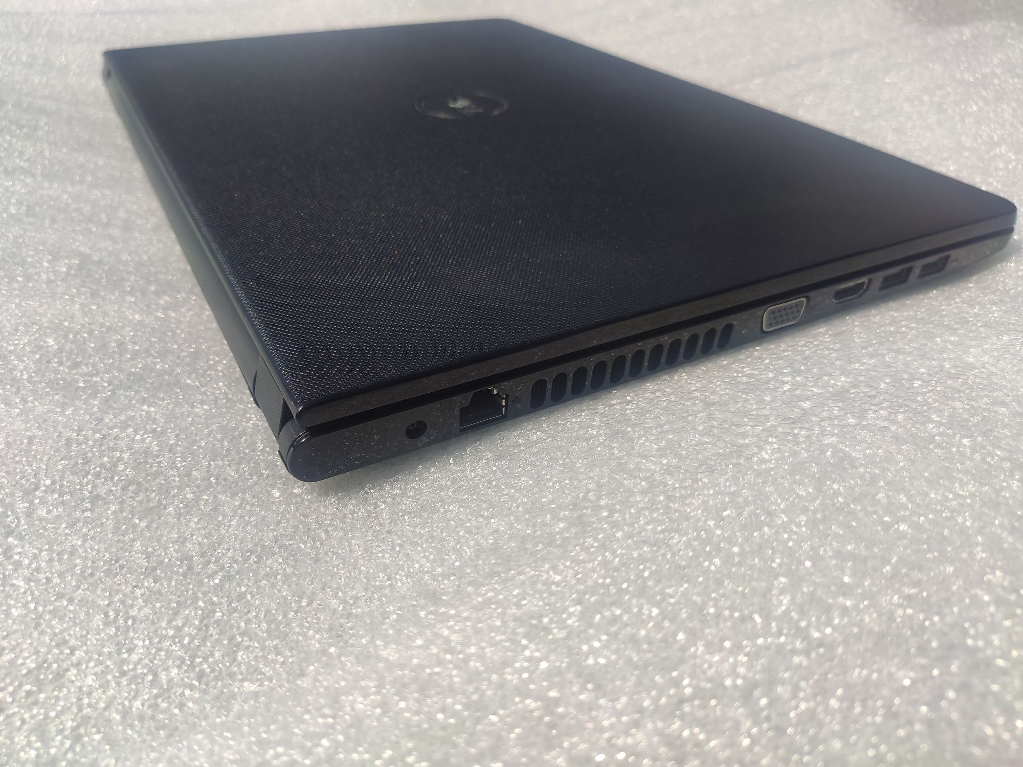 Dell Vostro 3568 i3 7020 RAM 8GB dysk SSD