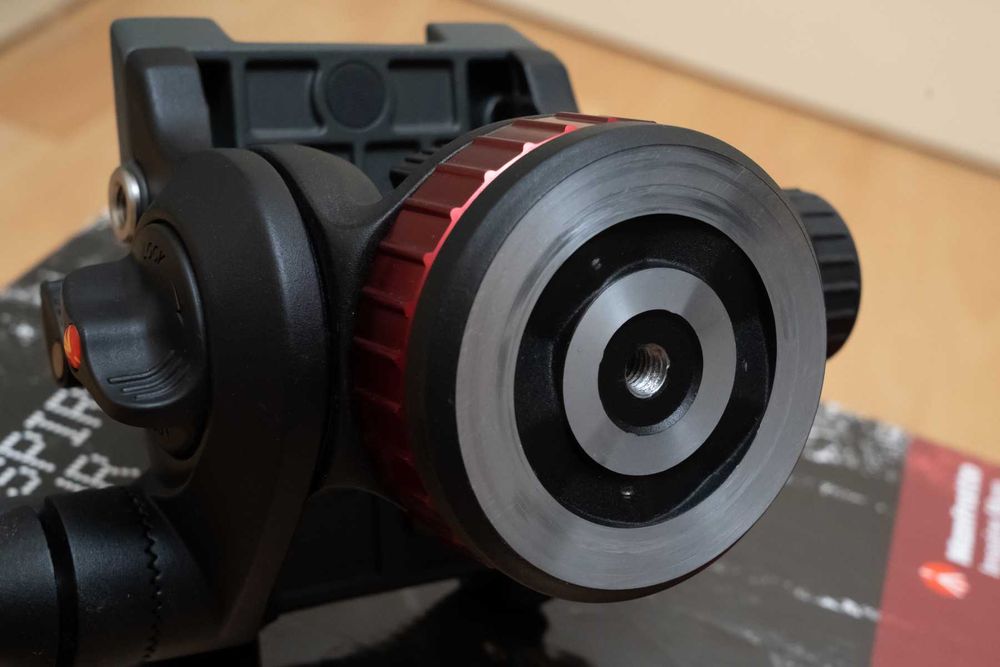 Głowica Manfrotto MVH502AH z płaską bazą