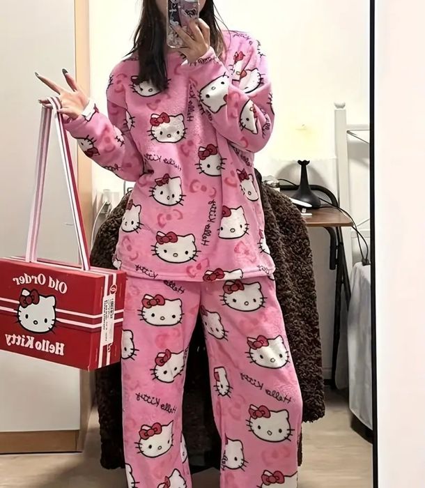 В НАЯВНОСТІ Піжама плюшева Hello kitty,рожева,чорна, біла