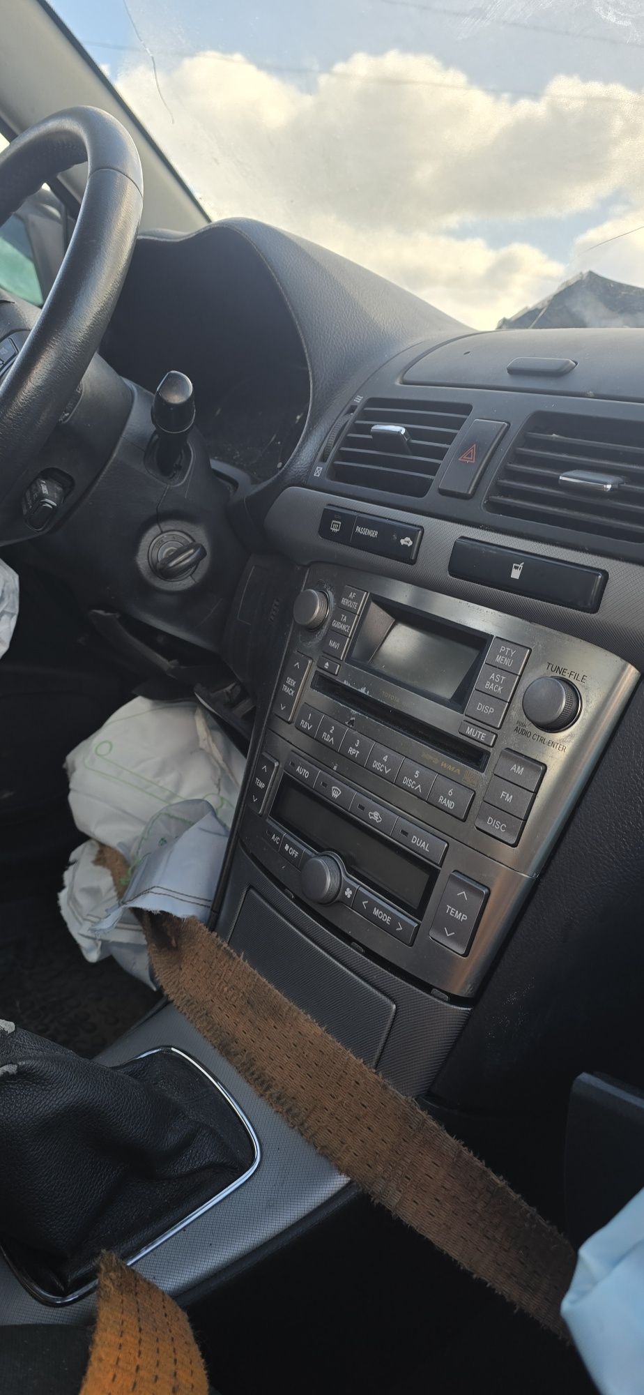 Drzwi  klapa 6T1 silnik 2.0 skrzynia biegów  Toyota Avensis T25 części