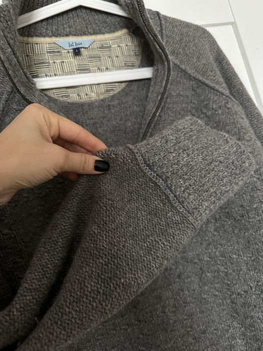 Welniany sweter welna jagnieca lambswool szary zapinany na suwak zamek