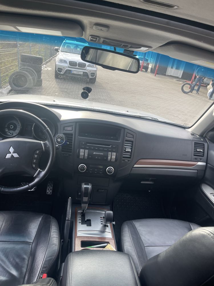 Mitsubishi Pagero wagon 4 3.2 дизель