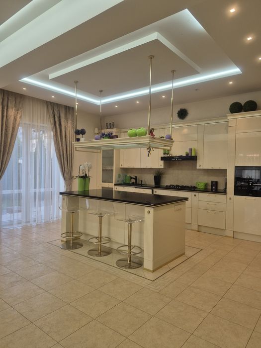 Довгострокова оренда будинку в Зубрі (Сихів) вул. Лісна