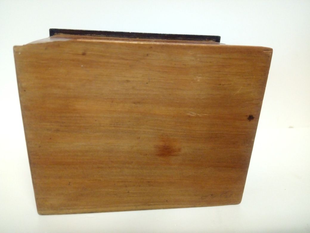 Linda antiga caixa de cartas em madeira com embutidos