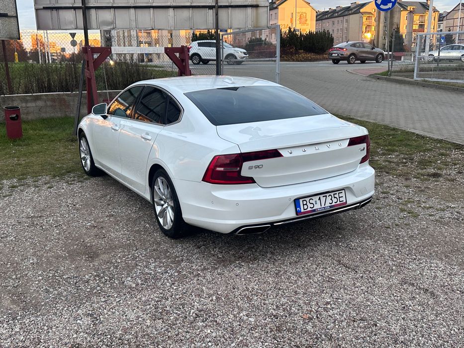 Volvo s90 Momentum T6 AWD 320 km