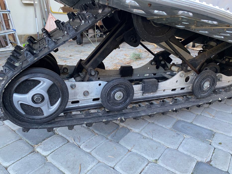Снегоход YAMAHA FX NYTRO 2010, 4-x такн,1050см,новая гусеница, ходовая