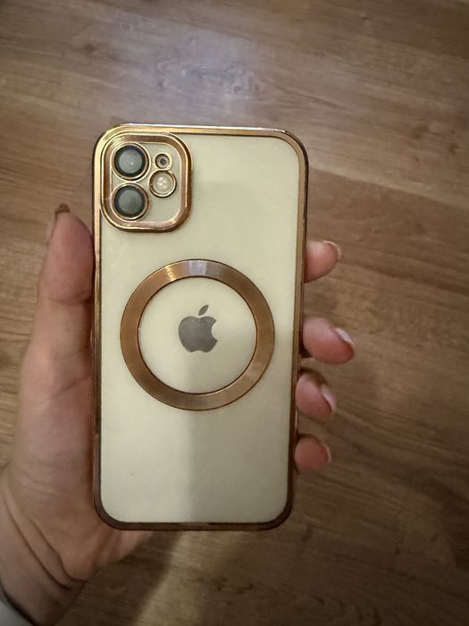 Biały iPhone 11