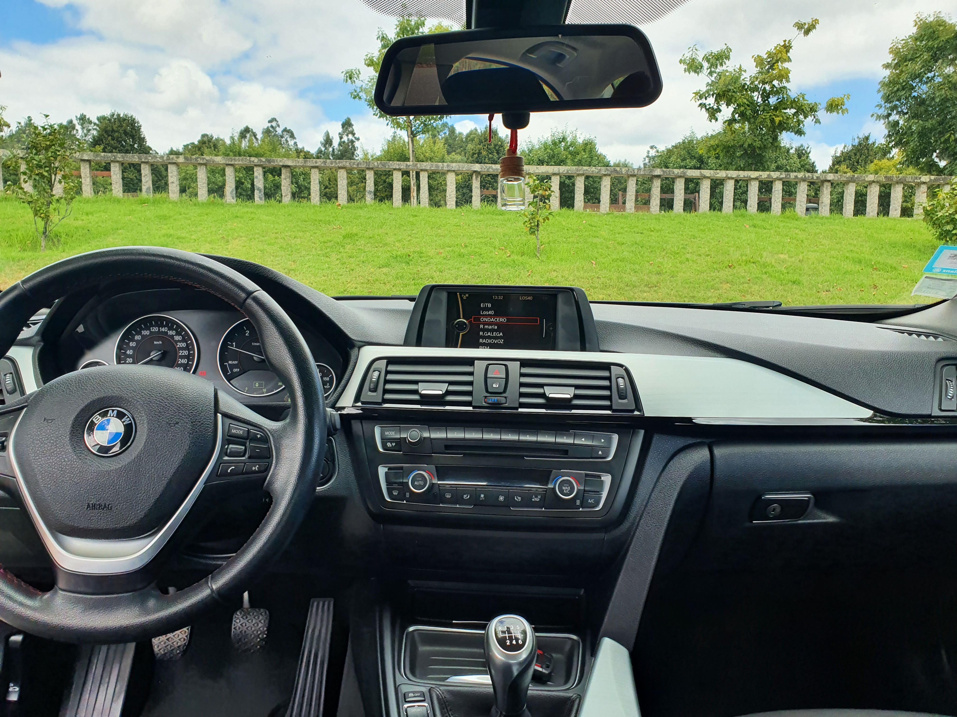 BMW 318d Sport - 2013