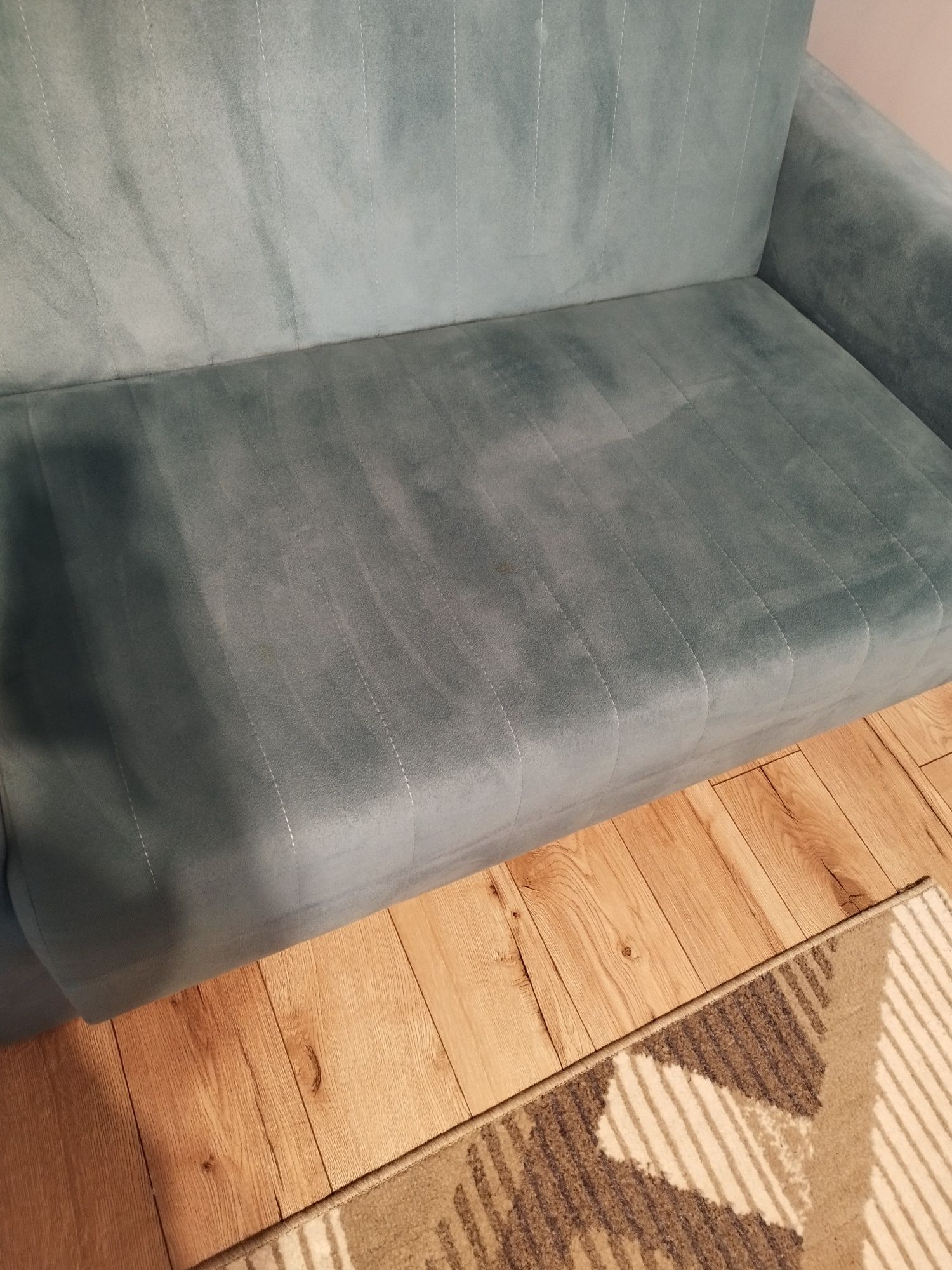 Sofa dwuosobowa Amerykanka Domo 2 Funkcja spania pojemnik na pościel.
