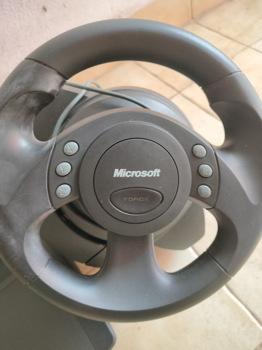 Volante e Pedais Microsoft Force