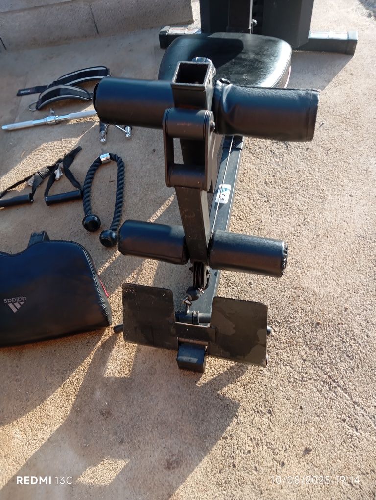 Máquina musculação adidas