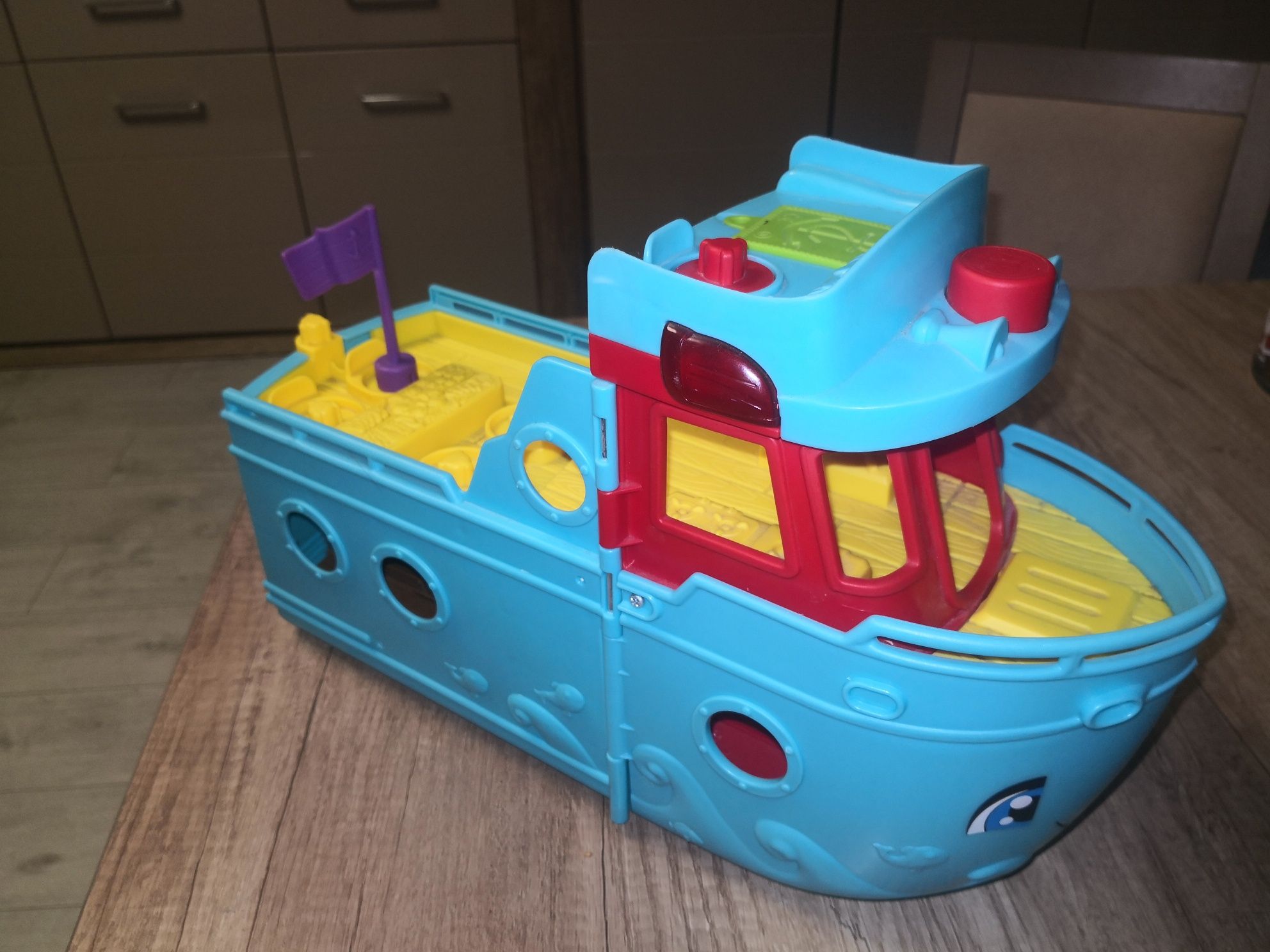Zabawka statek dla chłopaka i dziewczynki