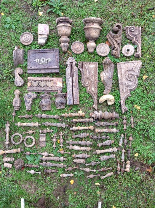 Lote fragmentos em madeira de talha e decorativos