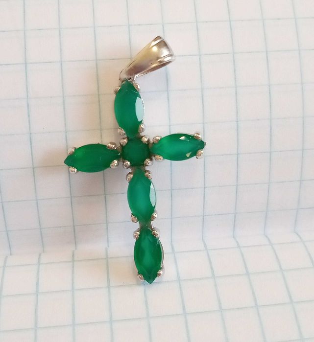 Хрестик з каменями смарагд. Срібло 925 проби. Підвіска - кулон