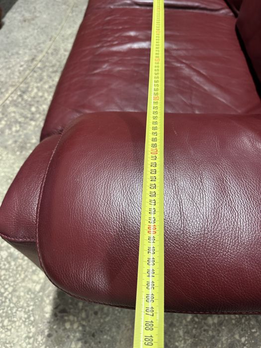 Дивани шкіряні.