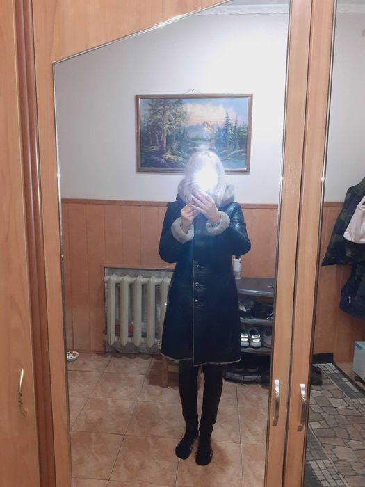 Продам женскую зимнюю кожанную дублёнку