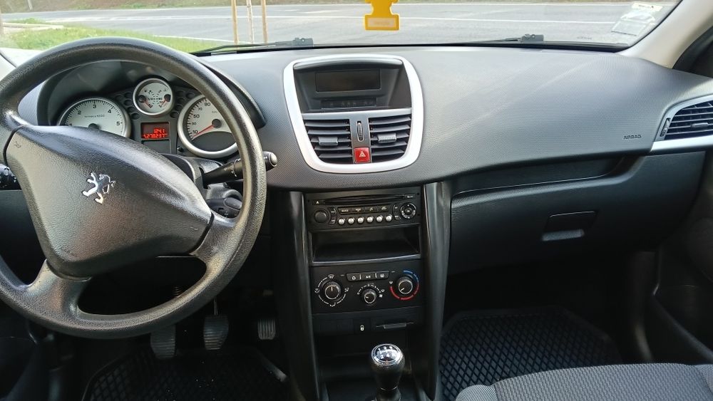 Peugeot 207  , 1.4 a diesel ano 2011 impecável de motor