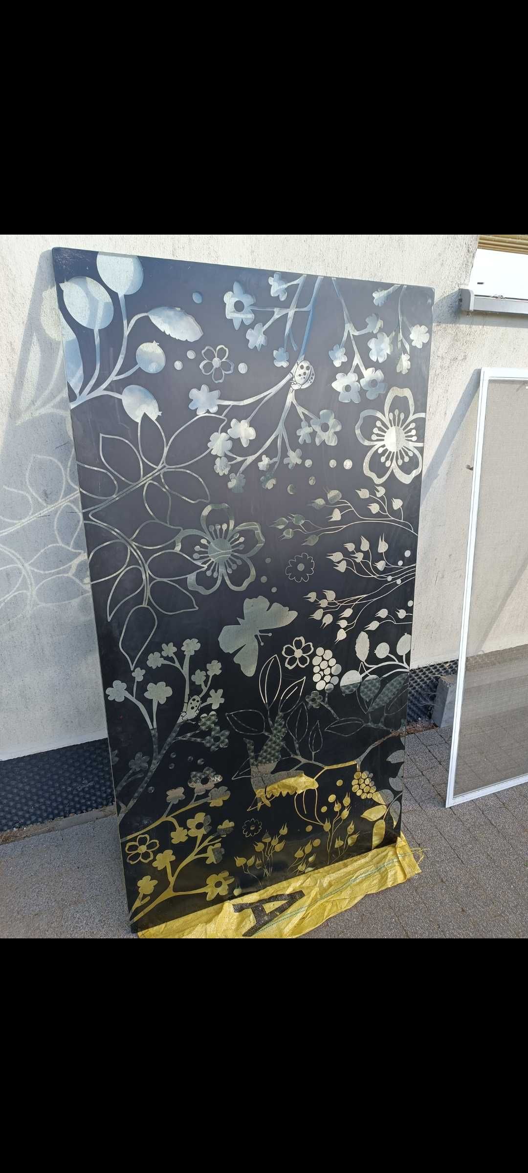 blat szklany ikea biurko szklane stół loft glasholm kwiaty industrial