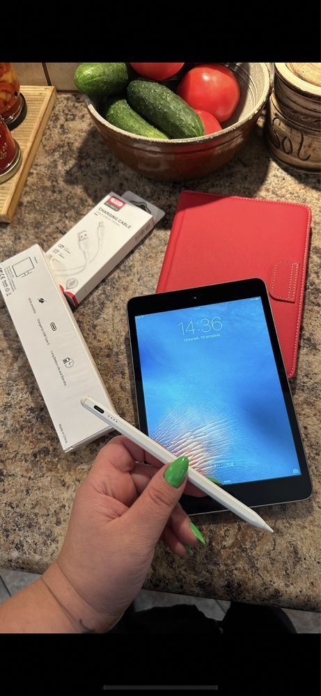 Tablet iPad Apple Retina + nowy rysik - super stan