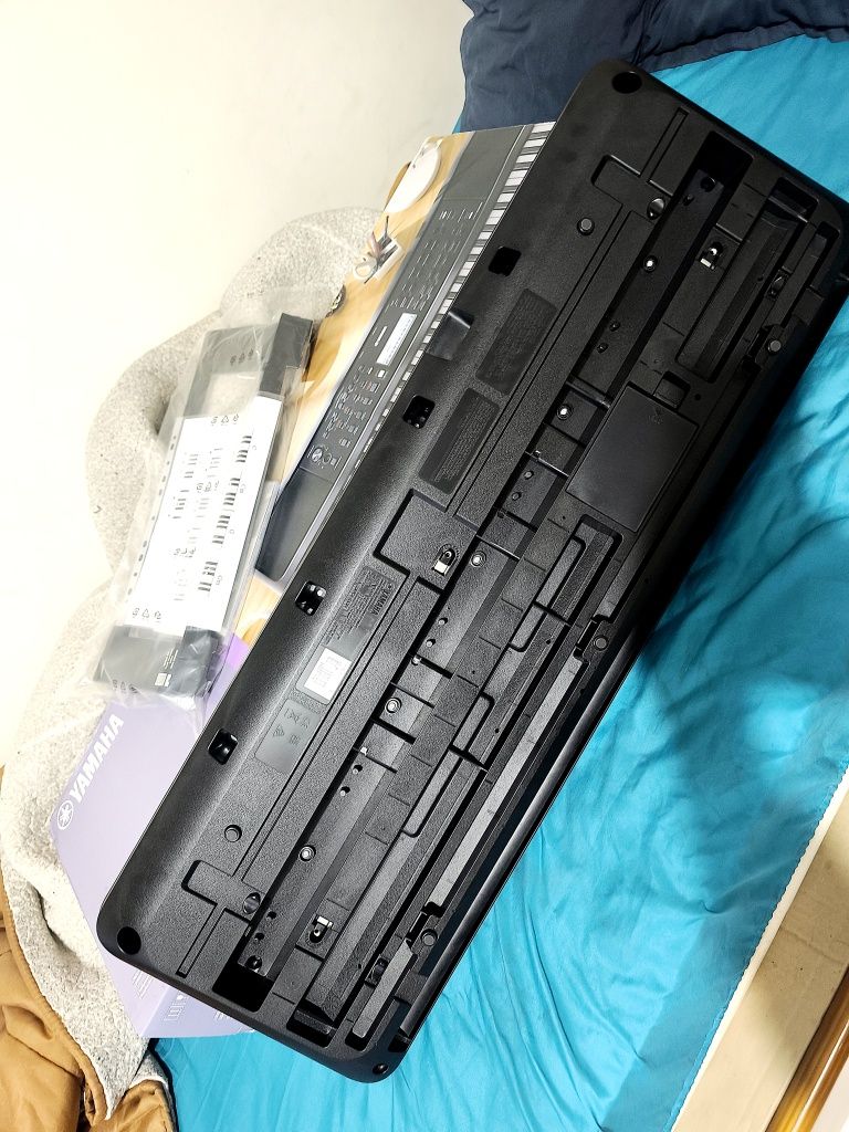 Teclado Yamaha PSR-E383 + Suporte