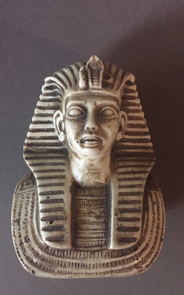 Статуэтка фараона (Египет)