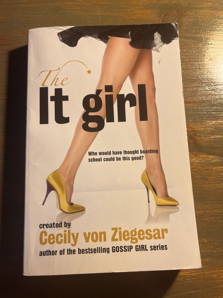 książka „the it girl”