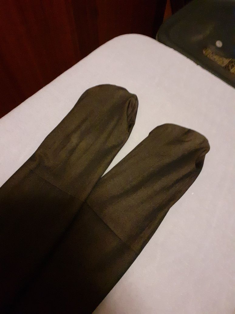 Колготки с ефектом кожи.