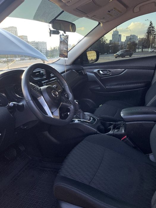 Продам ніссан рог 2017 року SE+