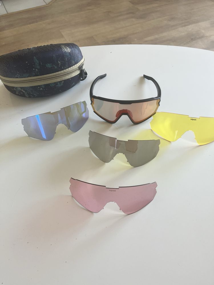 Okulary Tripout plus cztery szkła