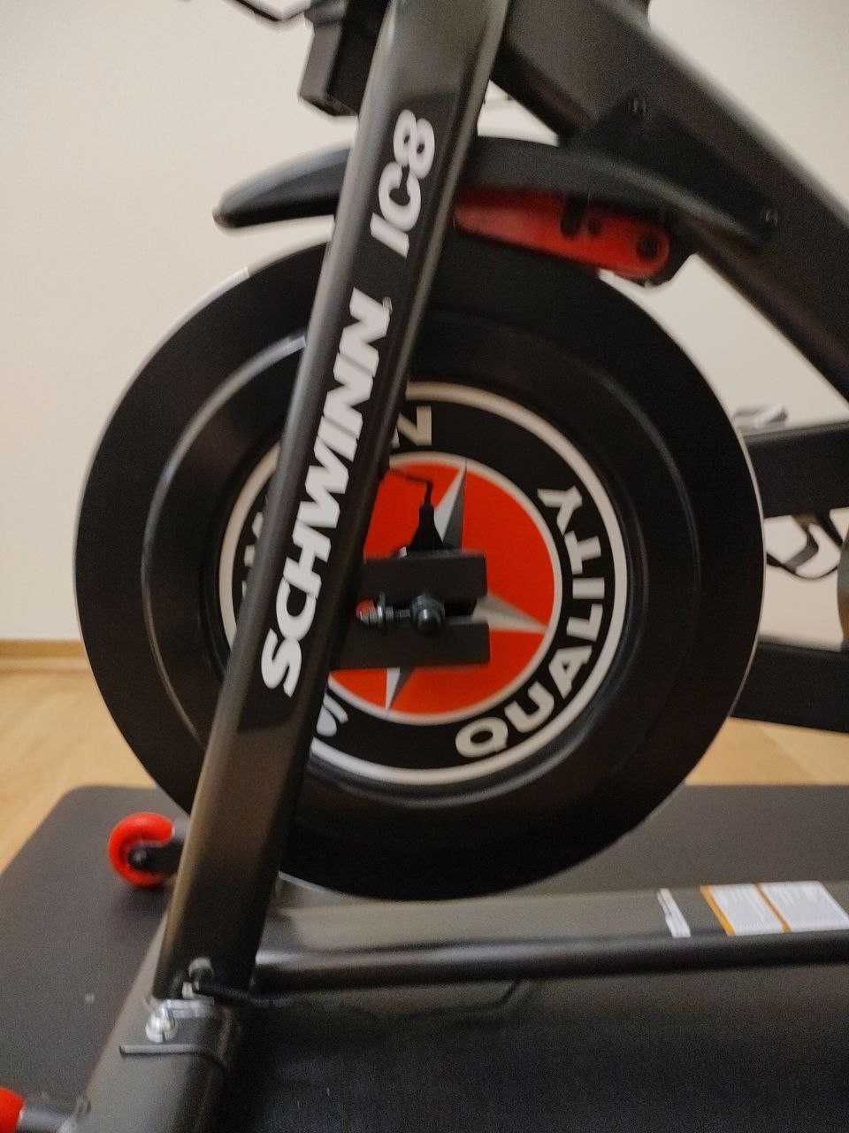 Schwinn Rower Spinningowy IC8 - Opór Magnetyczny