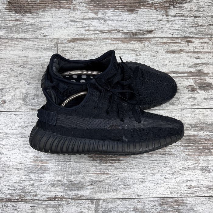 Кросівки Adidas Yeezy Boost 350 V2 Onyx HQ4540 розмір 43 оригінал