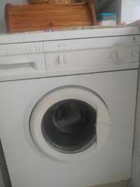 Máquina de lavar usada. Precisa da porta reparada