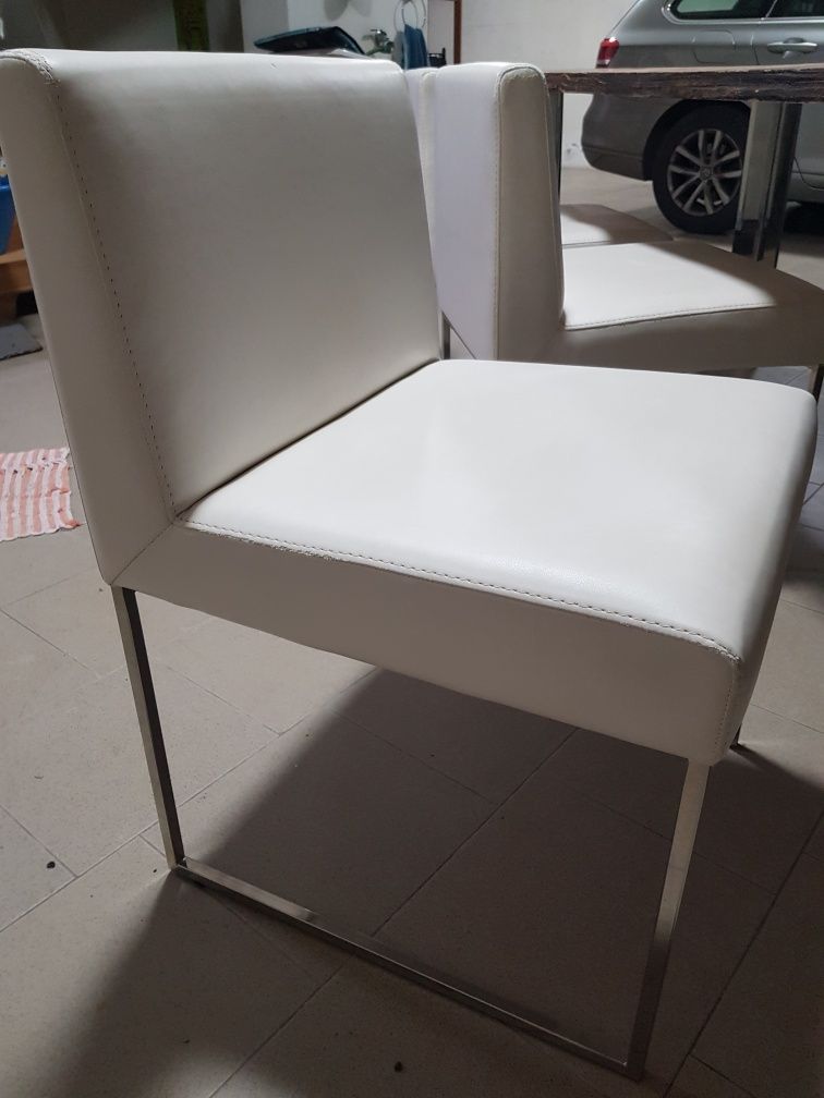 Conjunto de Mesa de sala, e cadeiras