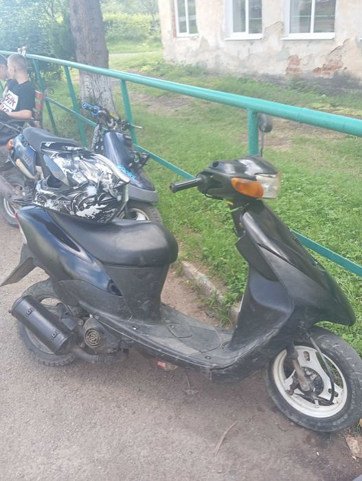 Suzuki let's 3 .