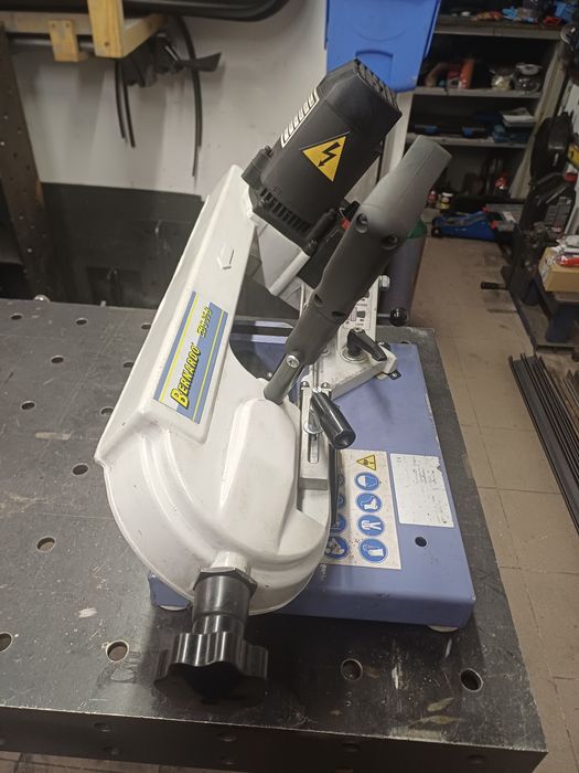 Przecinarka tasmowa Bernardo EBS 85B