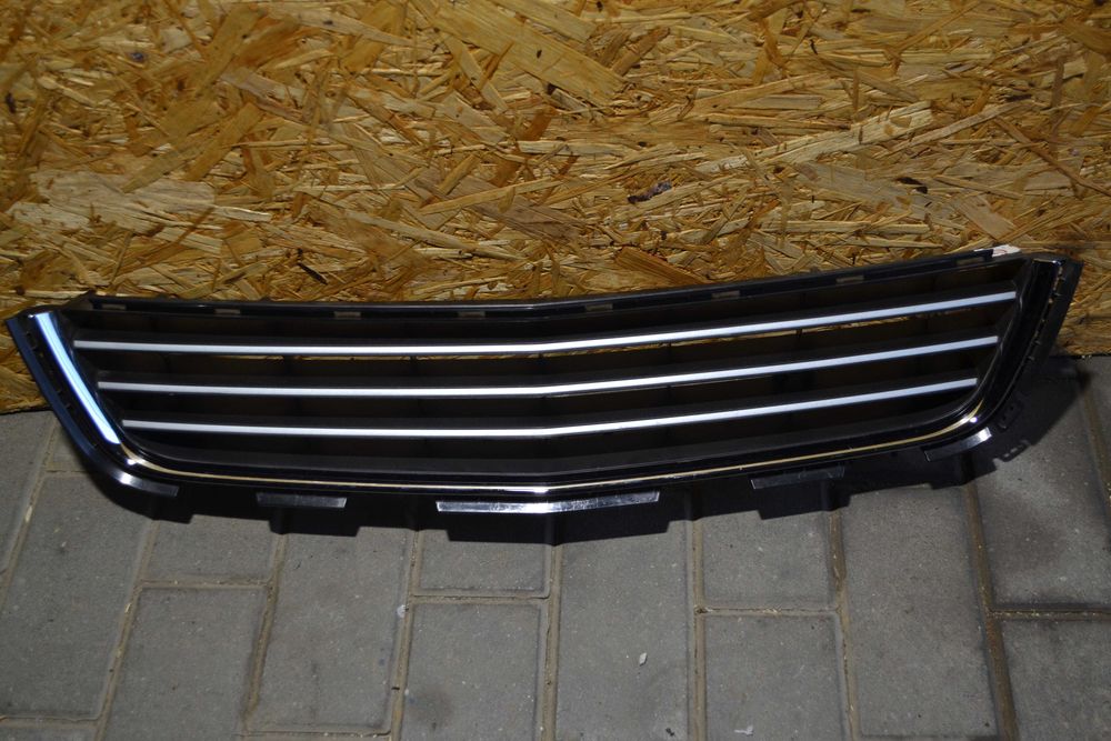 Kratka zderzaka chrom Opel Astra H  Lift