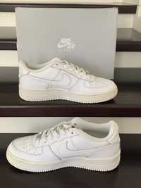 Кросівки / кроссовки NIKE AIR FORCE 1 білі / оригінал 38.5