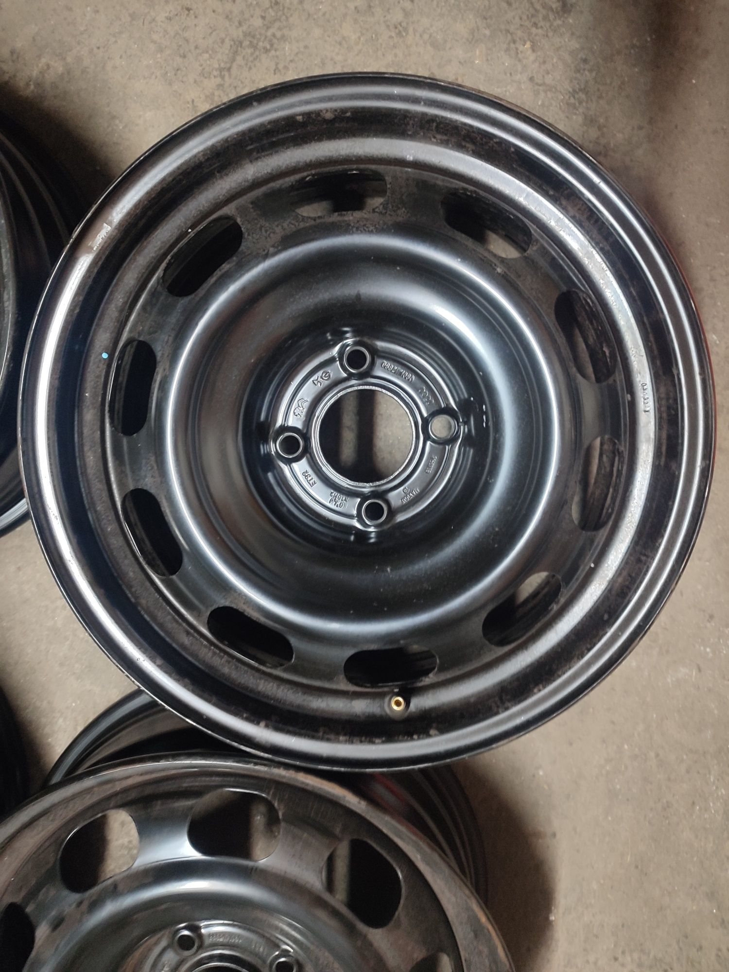 Komplet felg stalowych 16" 4x108 et32 6.5J osadzenie 65