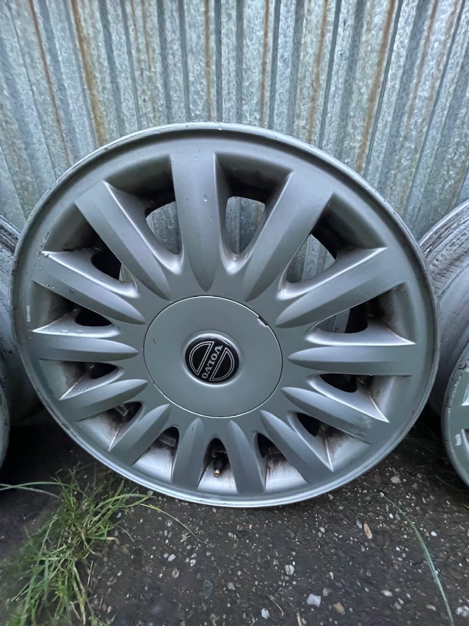 Volvo 700/900 felgi 15” komplet fajny stan 5x108et25