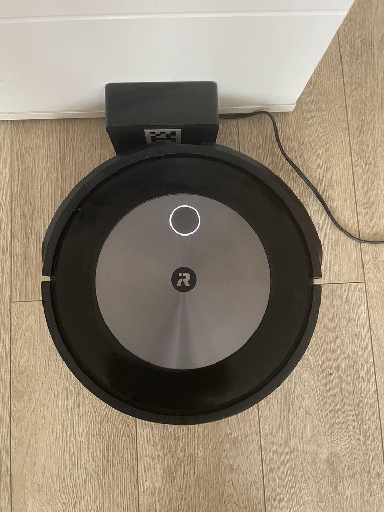 Робот пилесос Roomba j7+