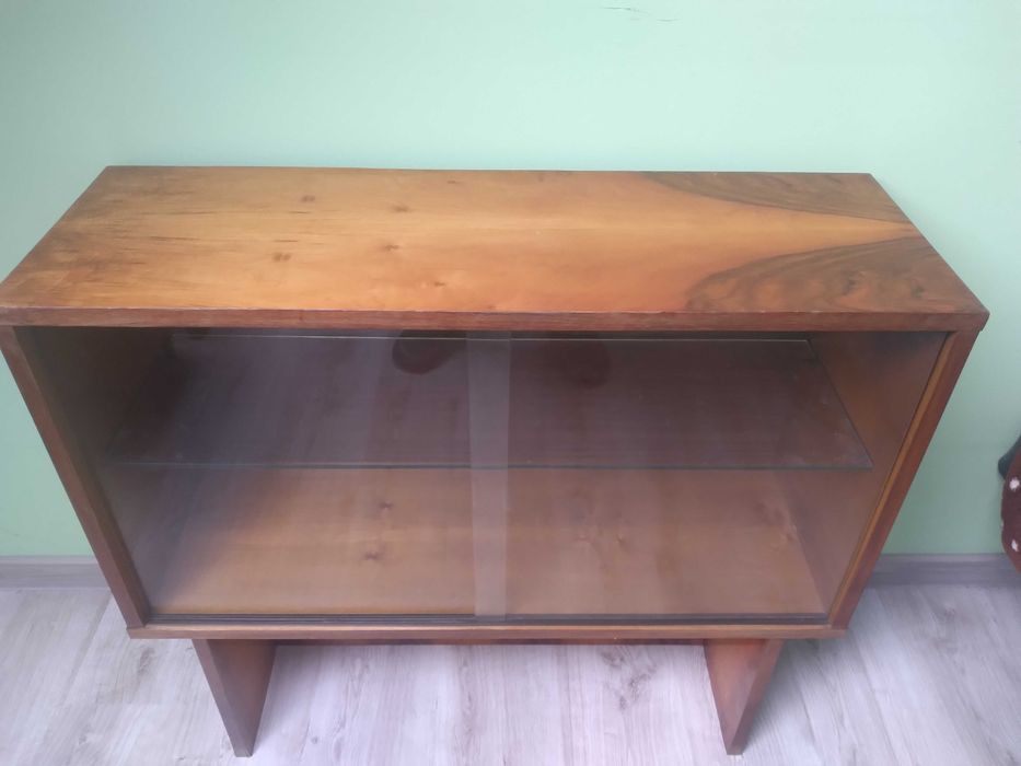 Szafka Witrynka PRL szklana polka Orzech