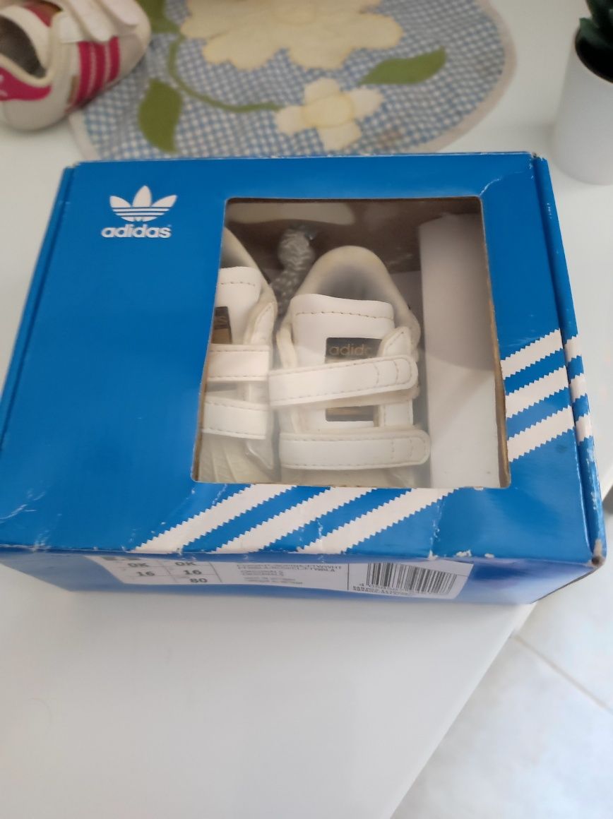 sapatilhas Adidas Originals recém nascido