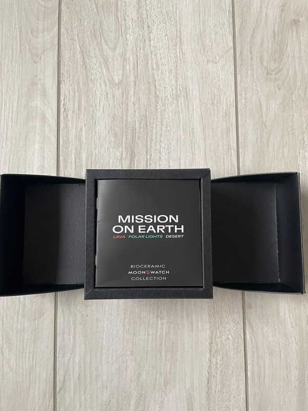 Omega x Swatch Earth SO33L103 Idealny dla miłośników szaro niebieskich